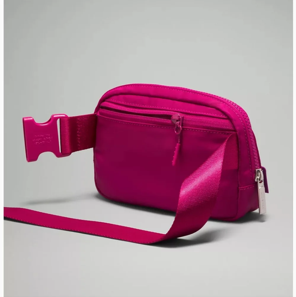 🆕️ LULULEMON EVERYWHERE BELT BAG-  RARE WILD BERRY COLOR
